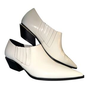 Calvin Klein White Pointed Toe Ankle Booties Size 9 Modern Minimalist Western